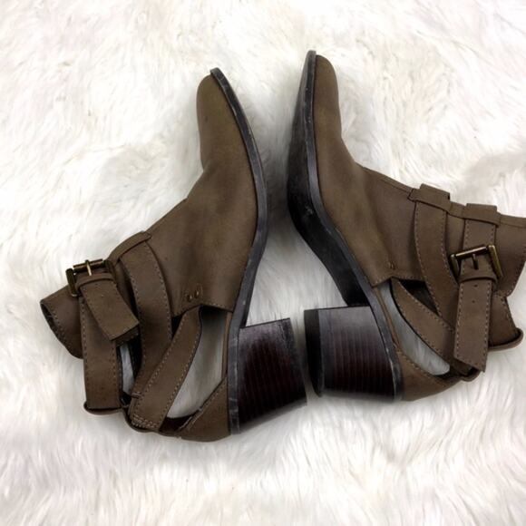 2/$30 Justfab 6.5  Womens Taupe Cut-out Strap Buckle Booties - Picture 6 of 7